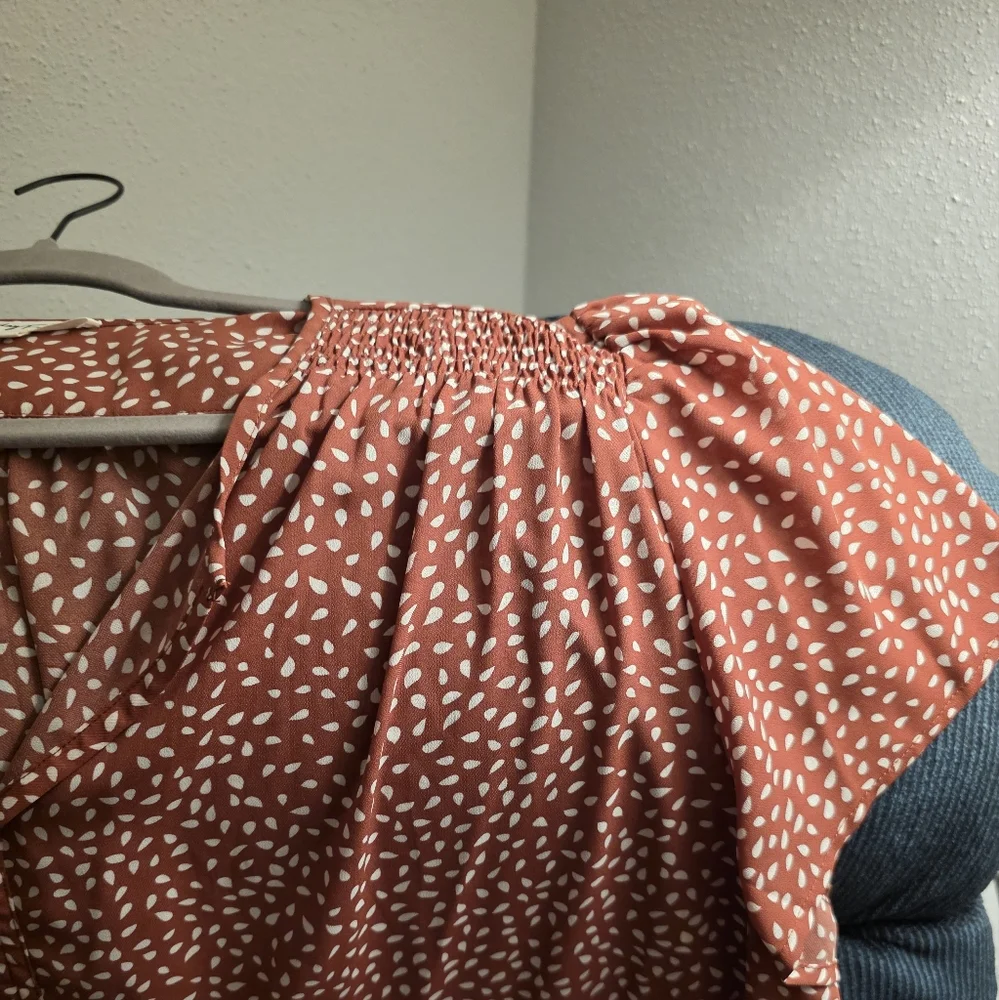 Women's Rust Patterned Top - Picture 2 of 3